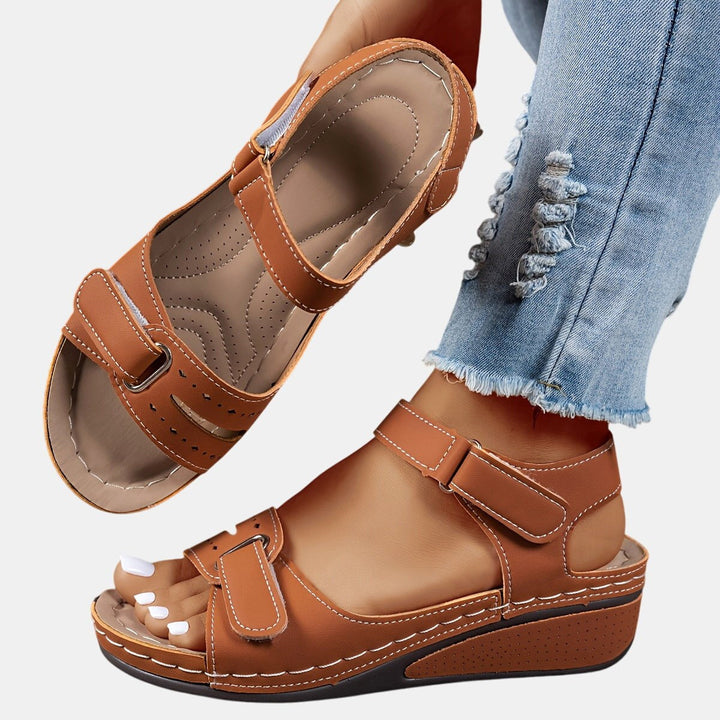 Ava | Women's Comfortable Flat Sandals - Brown