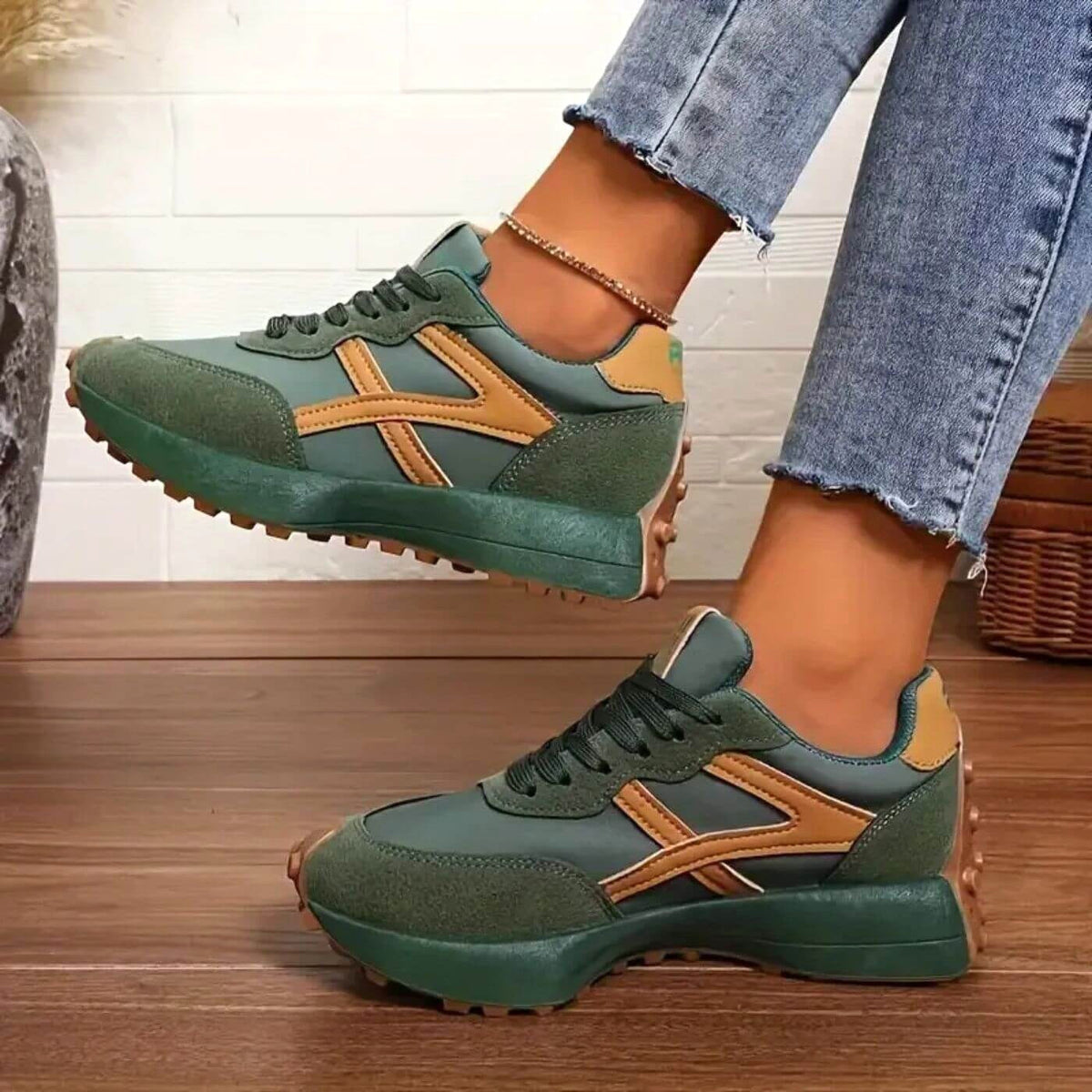 Madison | Women's Slip-Resistant Sneakers with Breathable Design - Green